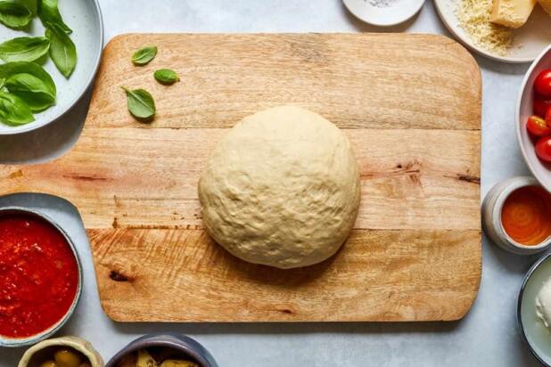 طرز تهیه پیتزا خانگی در ماهیتابه